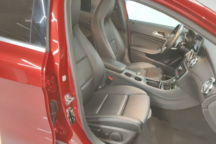 Used Mercedes-Benz GLA 2019 GLA 200 Fashion Model Right Front Seat