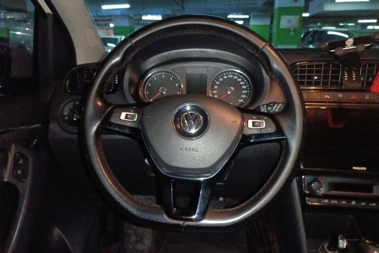 Used Volkswagen Polo 2014 1.4L Automatic Luxury Edition
