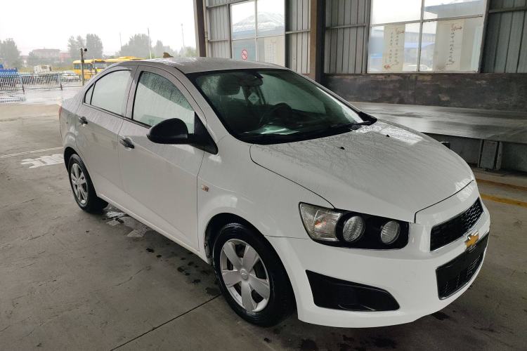 Used Chevrolet Aveo Sonic 2011 Sedan 1.4L MT SL