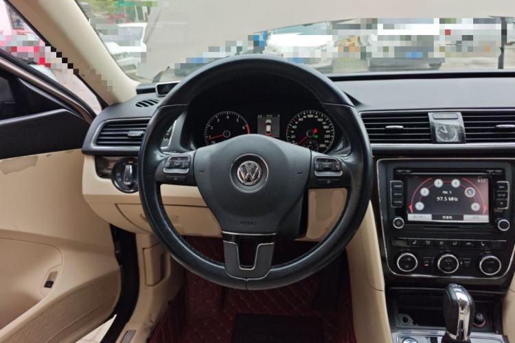 Used Volkswagen Passat 2015 1.8TSI DSG Prestige Edition Steering Wheel