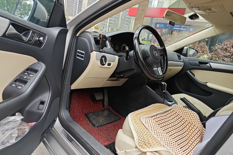 Used Volkswagen Sagitar 2012 1.6L Automatic Comfort Edition Driver Seat