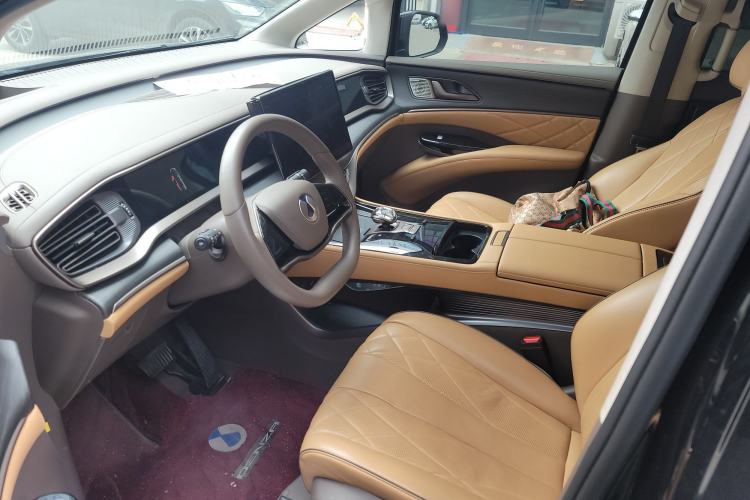 Used Denza D9 2022 DM-i 970 Four-Wheel Drive Flagship Model
