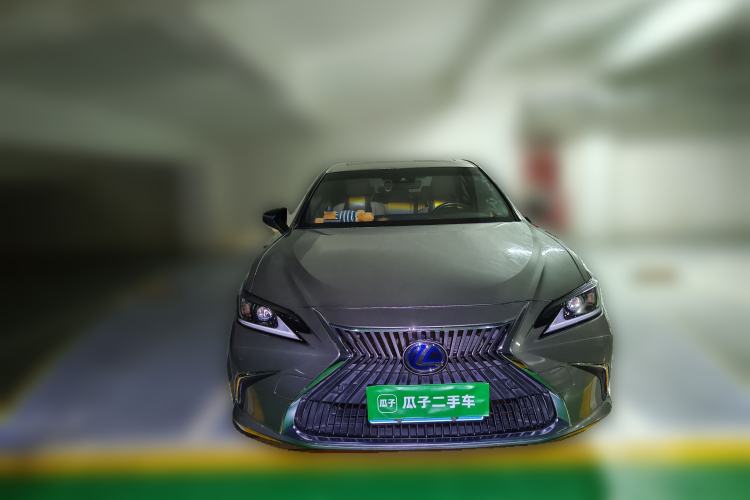 Used Lexus ES 2020 300h Premier Edition
