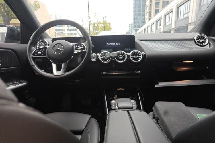 Used Mercedes-Benz GLA 2020 GLA 200 Center Console