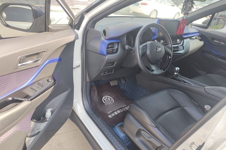 Used Toyota IZOA 2018 2.0L Yichi Version China VI Standard
