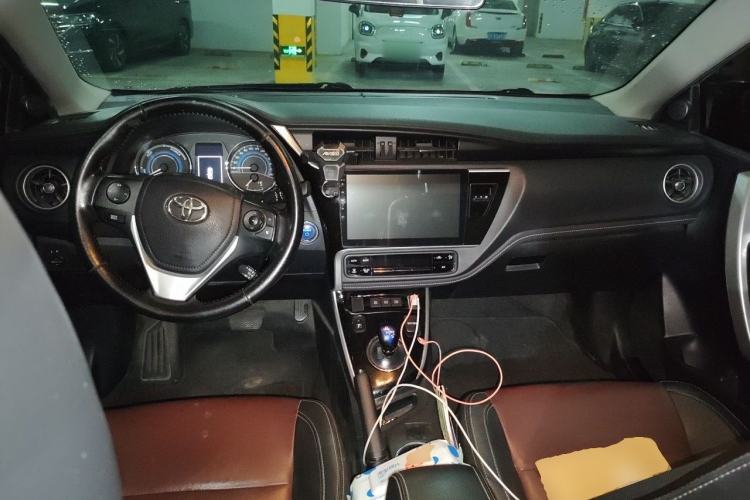 Used Toyota Corolla 2018 Dual-Engine 1.8L E-CVT Smart Edition Center Console