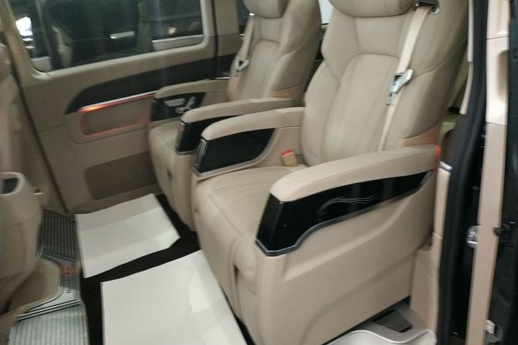 Used Mercedes-Benz V-Class 2022 V 260 Avantgarde Edition