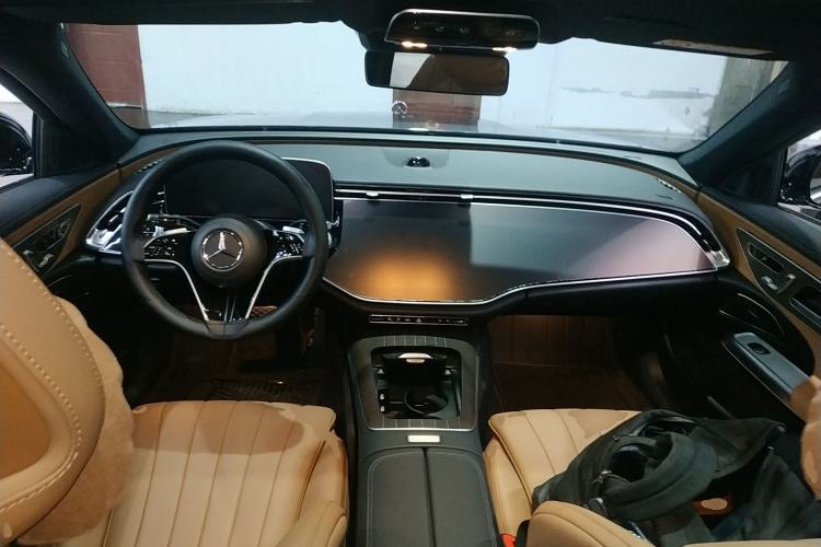 Used Mercedes-Benz E-Class New Energy 2024 E 350 e L Plug-in Hybrid Sedan
