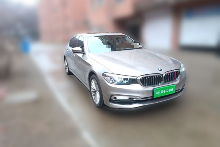 Used BMW 5 Series 2019 530Li Leading Model Luxury Package Front Right 45 Deg