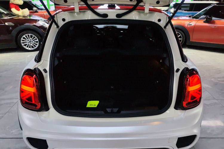 Used MINI 2018 1.5T COOPER Racing Driver Trunk