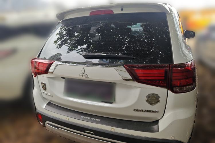 Used Mitsubishi Outlander 2019 2.0L Two-Wheel Drive Comfort Edition 7-Seater China VI Standard