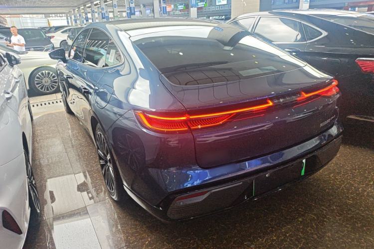 Used Geely Galaxy 8 2025 130km EM-P Starship Edition Exterior 2