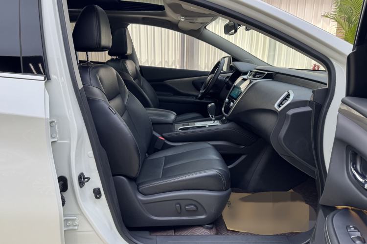 Used Nissan Murano 2019 2.5L XL Two-Wheel Drive Smart Connect Luxury Edition China VI Standard Interior 4