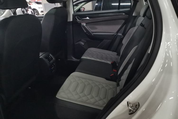 Used Volkswagen Tayron 2023 300TSI Two-Wheel-Drive Luxury Plus Advanced Edition Left Rear Seat