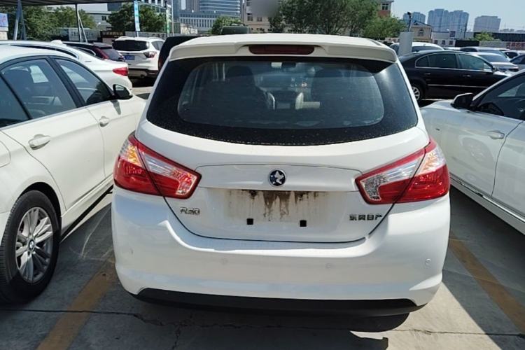 Used Venucia R50 2014 1.6L Automatic Splendid Edition Rear
