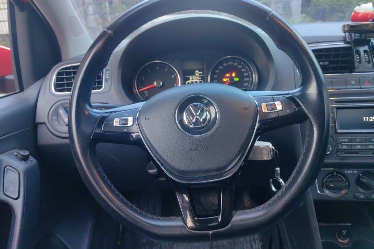 Used Volkswagen Polo 2016 1.6L Automatic Comfort Model Steering Wheel