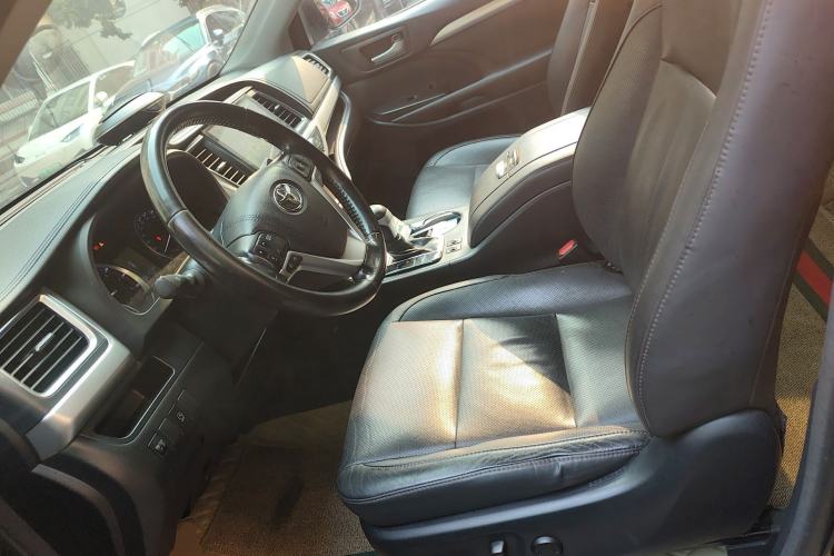 Used Toyota Highlander 2017 2.0T Two-Wheel Drive Luxury Edition 7 Seats