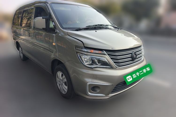 Used FORTHING Lingzhi 2022 M5L 1.6L Utility Model 7 Seats Front Right 45 Deg