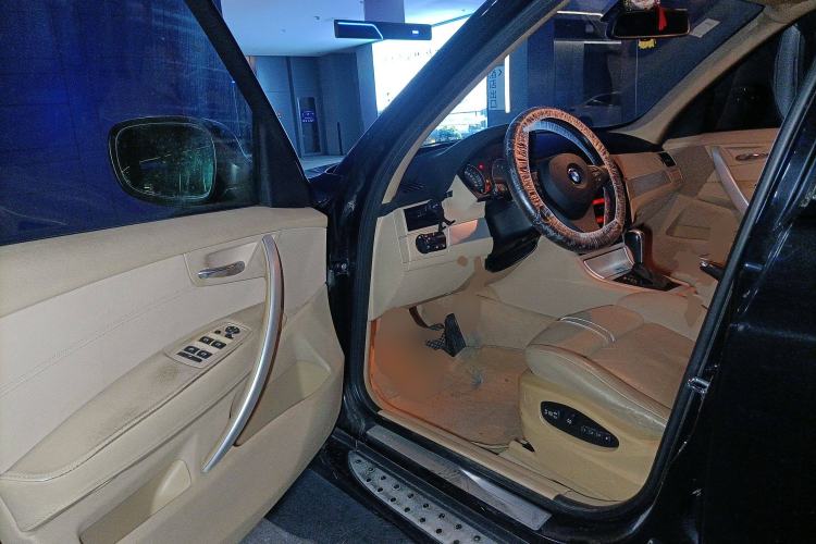 Used BMW X3 2009 xDrive25i Luxury Plus Model Driver Seat