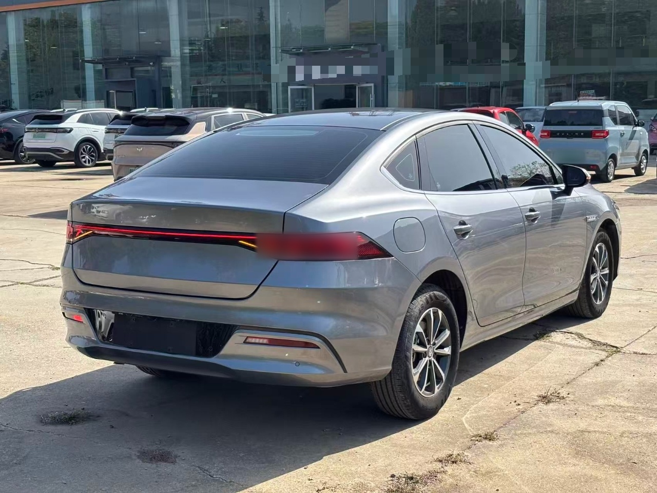 BYD Qin PLUS 2024 HONOR Edition DM-i 55KM Leading Model — снимка 6