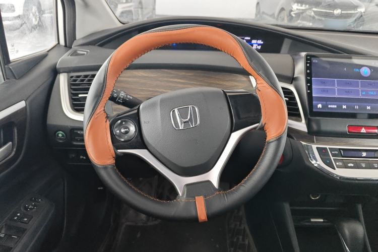 Used Honda Jade 2017 1.8L automatic Comfort version 5 seats Steering Wheel