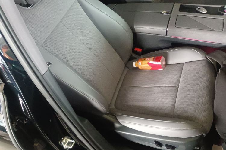 Used VOYAH PASSION 2024 PHEV Four-Wheel Drive Ultra-Long Range Flagship Model Right Front Seat