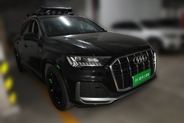 Used Audi Q7 2023 45 TFSI quattro S line Sport model Front Right 45 Deg