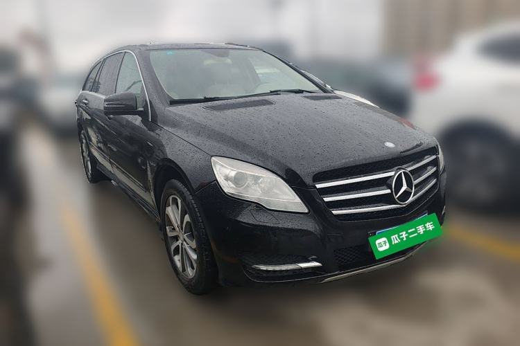Used Mercedes-Benz R-Class 2015 R 400 4MATIC Luxury Model Front Right 45 Deg