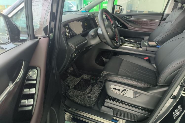 Used GAC Trumpchi M8 2024 Master Series 400T Prestige Edition
