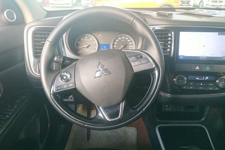 Used Mitsubishi Outlander 2018 2.0L Two-Wheel Drive Glory Edition 5 Seats