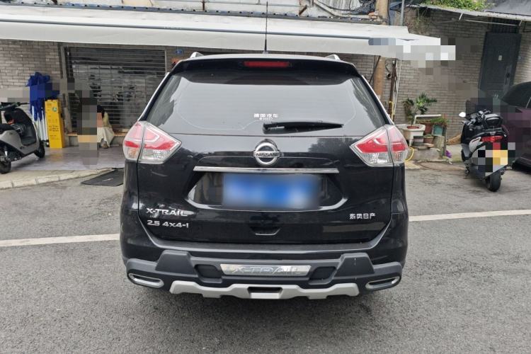 Used Nissan X-Trail 2014 2.5L CVT Leading Edition 4WD
