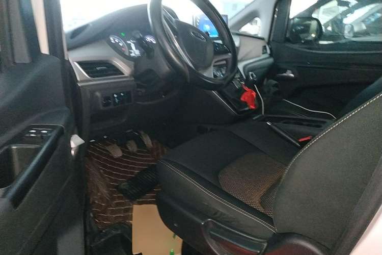 Used JAC Refine M3 2023 PLUS 1.8L 7/8-seater Smart Connectivity Version