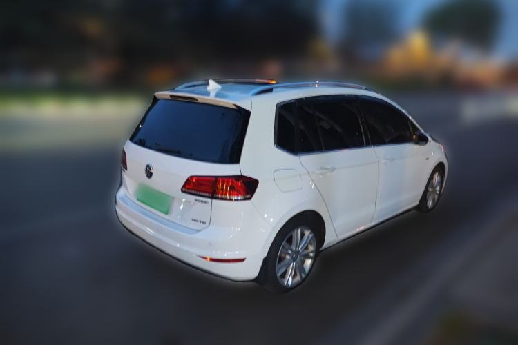 Used Volkswagen Golf Sportsvan 2016 280TSI Automatic Luxury Model Rear Right 45 Deg