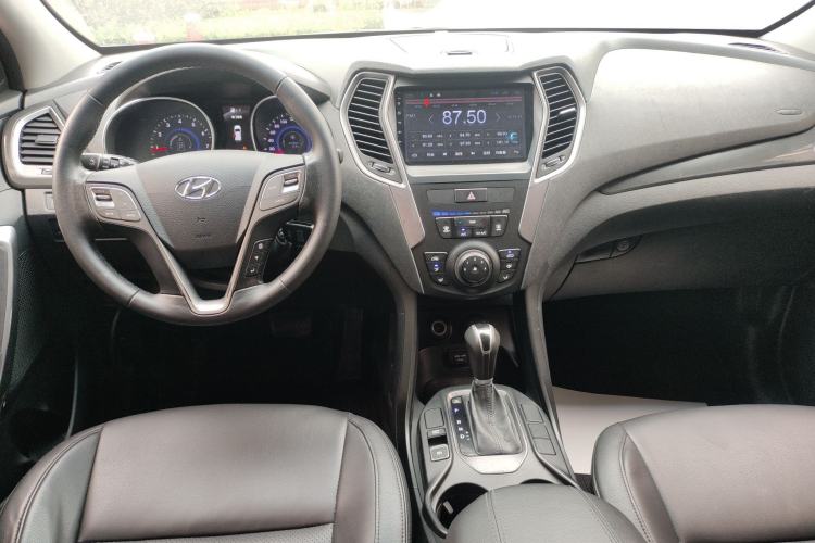 Used Hyundai Santa Fe 2013 2.4L Automatic 2WD Comfort Edition
