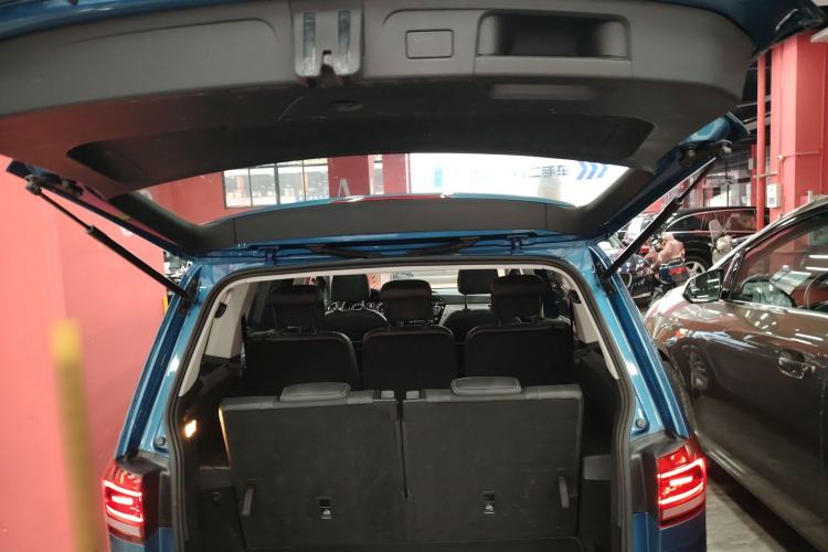 Used Volkswagen Touran 2018 Volkswagen Touran L 280TSI DSG Comfort Edition 7 Seats China VI Standard