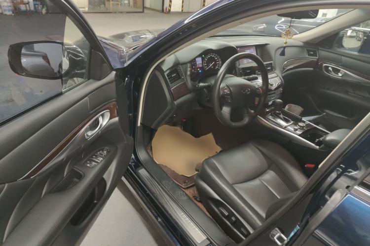 Used Infiniti Q70 2019 Q70L 2.0T Elite Plus Version
