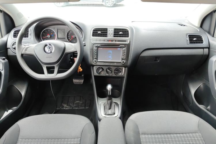 Used Volkswagen Polo 2014 1.4L Automatic Comfort Edition Center Console