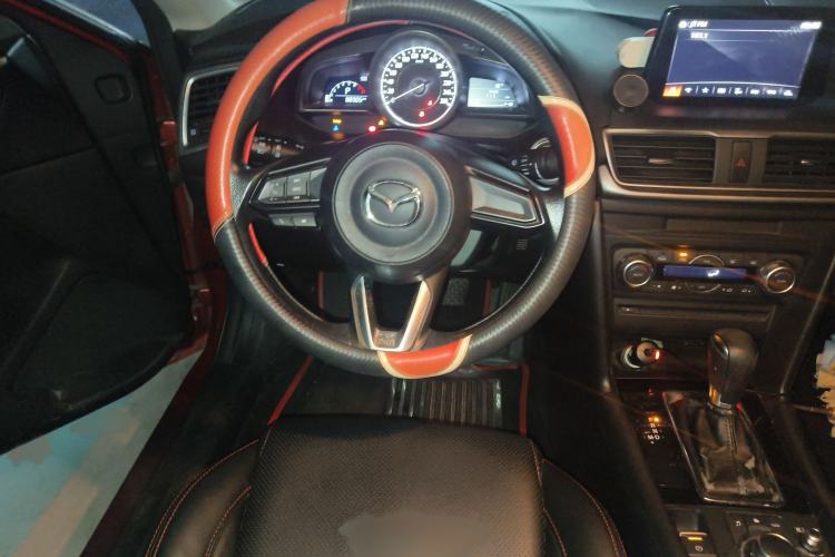 Used Mazda 3 Axela 2017 Sedan 1.5L Automatic Luxury Model Emission Standard China V Steering Wheel