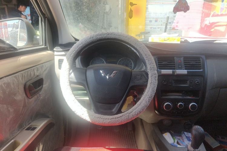 Used Wuling Rongguang V 2018 1.5L Practical Version
