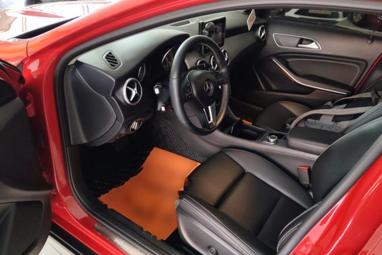 Used Mercedes-Benz GLA 2016 GLA 200 Sport Edition Driver Seat