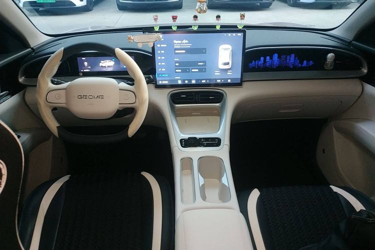 Used Geely Galaxy Geome 2025 UP 410km Exploration+ Edition
