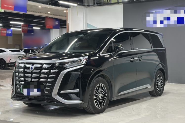 Used Denza D9 2022 DM-i 1040 Prestige Model