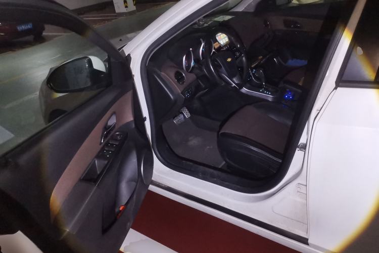 Used Chevrolet Cruze 2013 Hatchback 1.6L Automatic Luxury Model
