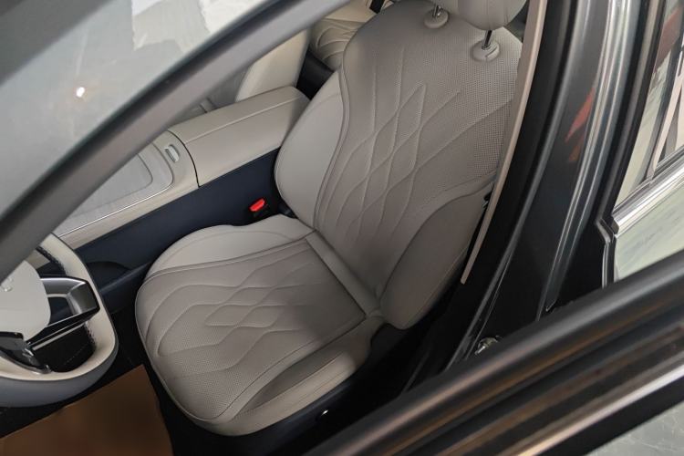 Used Chery Fengyun A8L 2025 1.5 TGDI 145 km Luxury Version