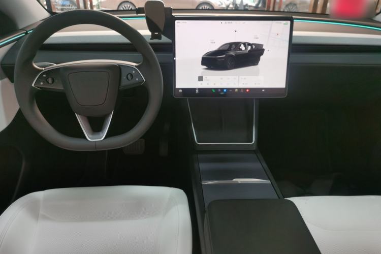 Used Tesla Model Y 2026 Model Long-Range Rear-Wheel-Drive Version Center Console