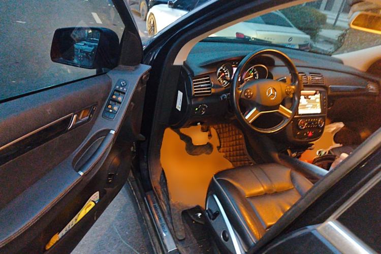 Used Mercedes-Benz R-Class 2017 R 320 4MATIC Business Edition Prestige Model