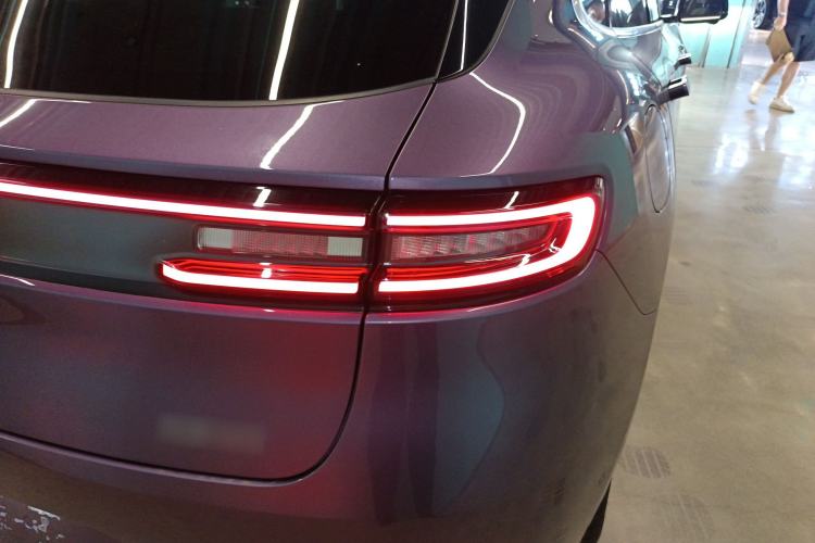 Used Hima AITO M5 2025 Extended-Range Ultra All-Wheel-Drive Version Right Rear Taillight