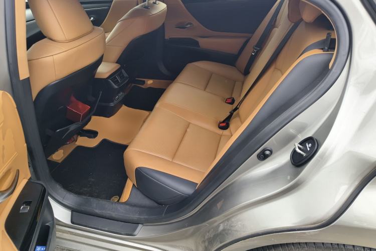 Used Lexus ES 2024 200 Premium Edition
