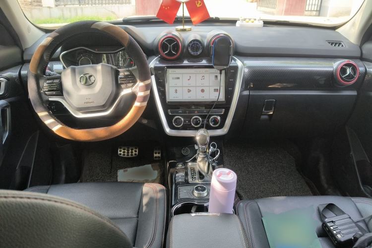 Used BAIC Off-Road BJ20 2016 1.5T CVT Luxury Model Center Console