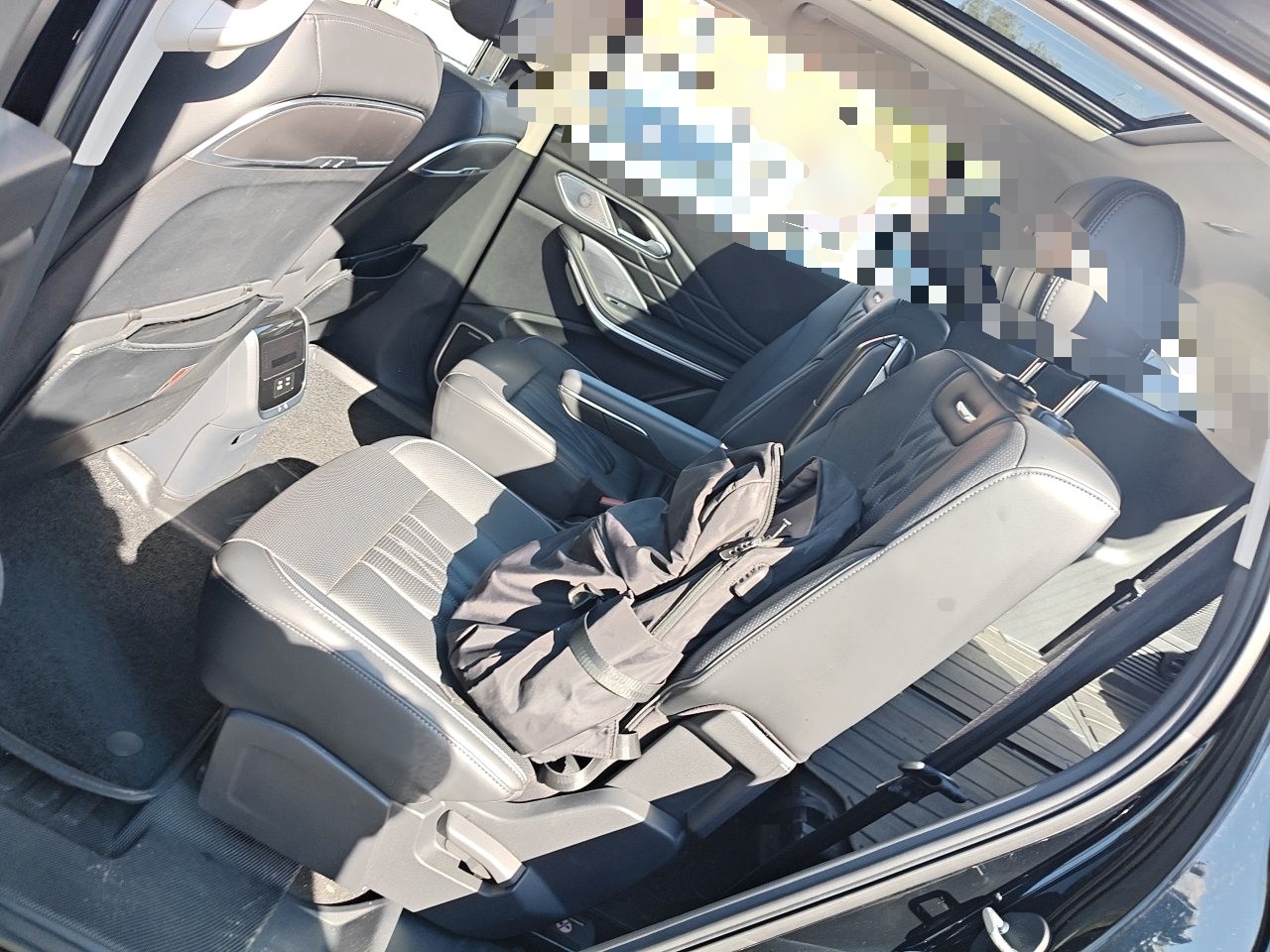Hongqi HS7 PHEV 2024 2.0T PHEV Four-Wheel Drive Flagship Edition 6 Seats — снимка 17